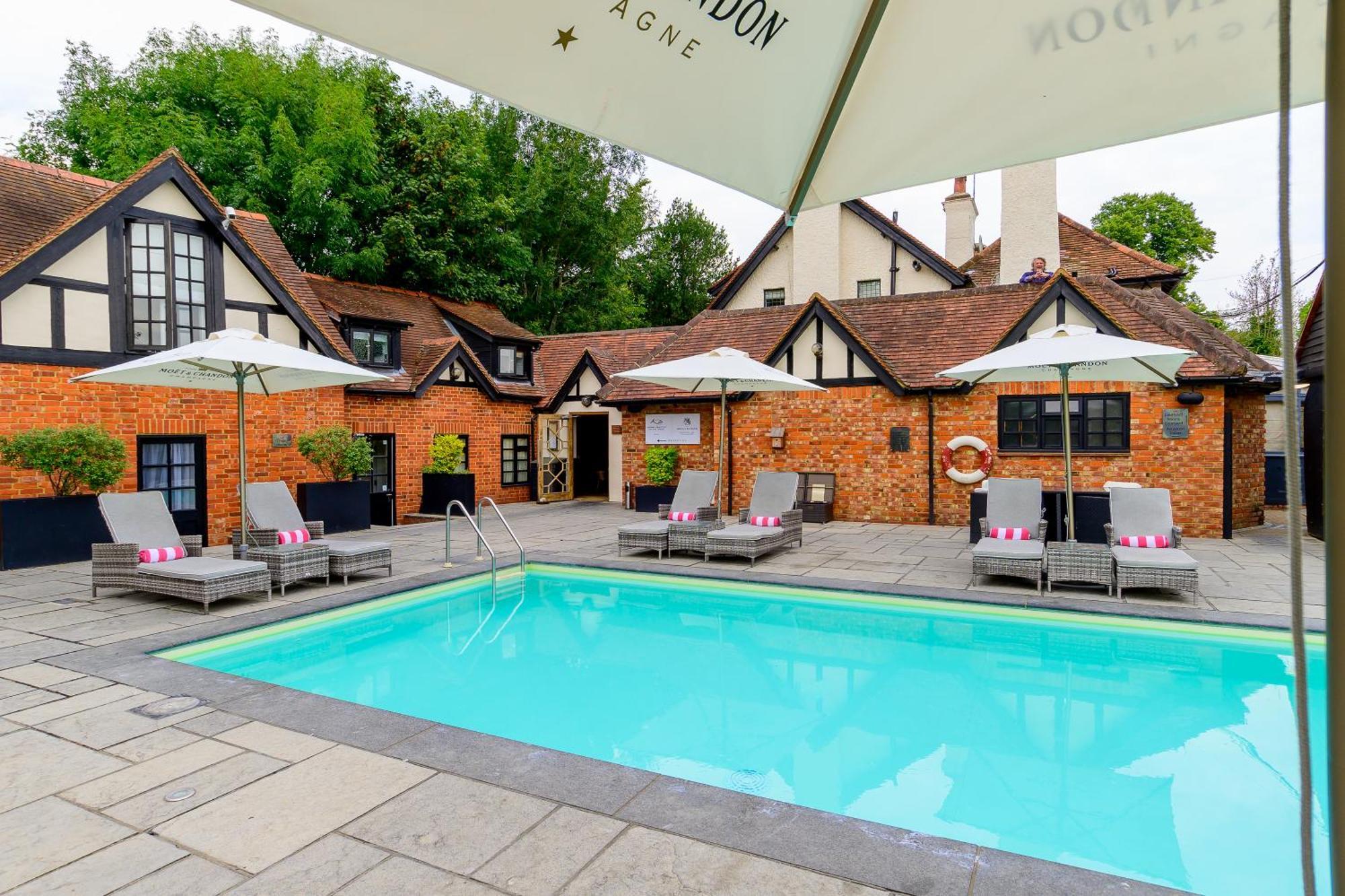 The Inn On The Green Cookham Dean Exterior photo